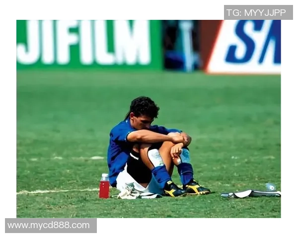 与足球球星碰拳的神秘人物究竟是谁背后有着怎样的故事与缘由